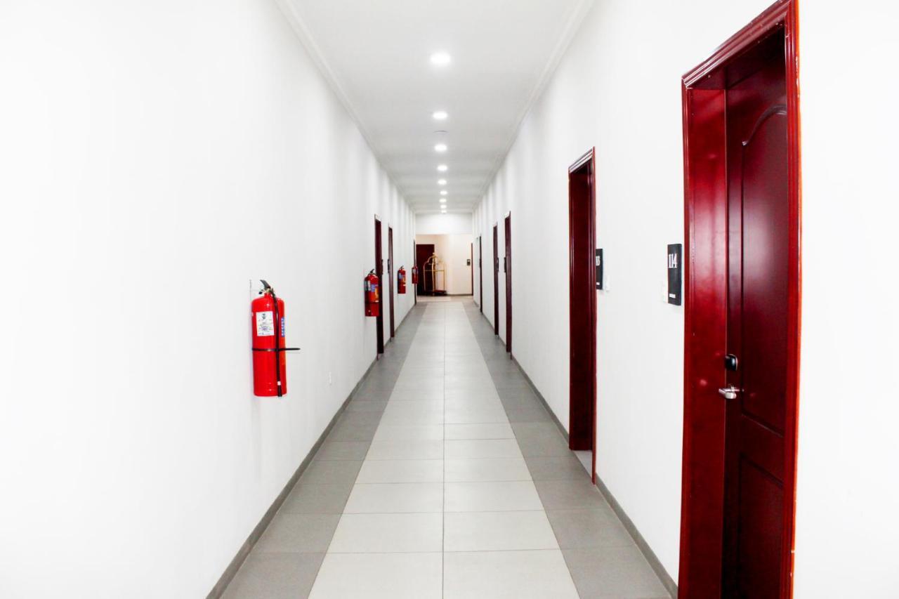 Ixoras Hotel Кіншаса Екстер'єр фото