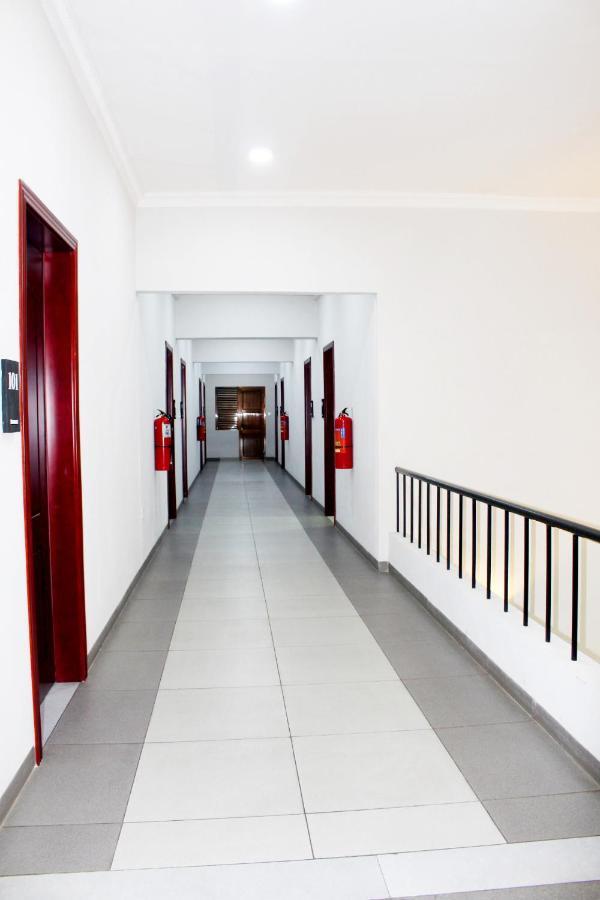 Ixoras Hotel Кіншаса Екстер'єр фото