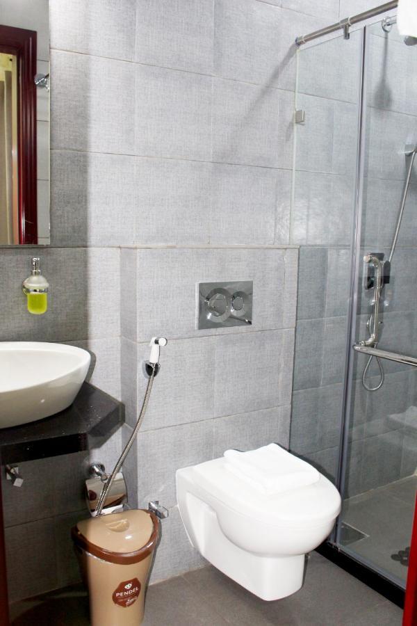 Ixoras Hotel Кіншаса Екстер'єр фото